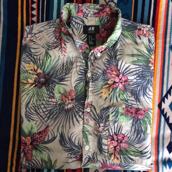 Floral button up - Picture 1 of 4